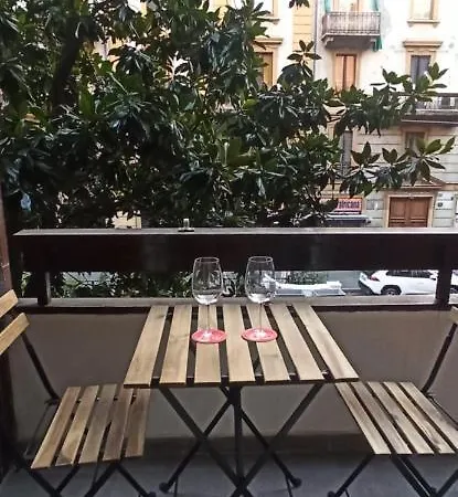 Smart Porta Venezia Fashion District Apartment